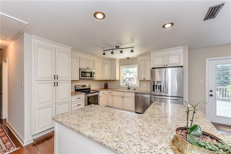 1226 Ashbrook Pl, Charlotte, NC 28209
