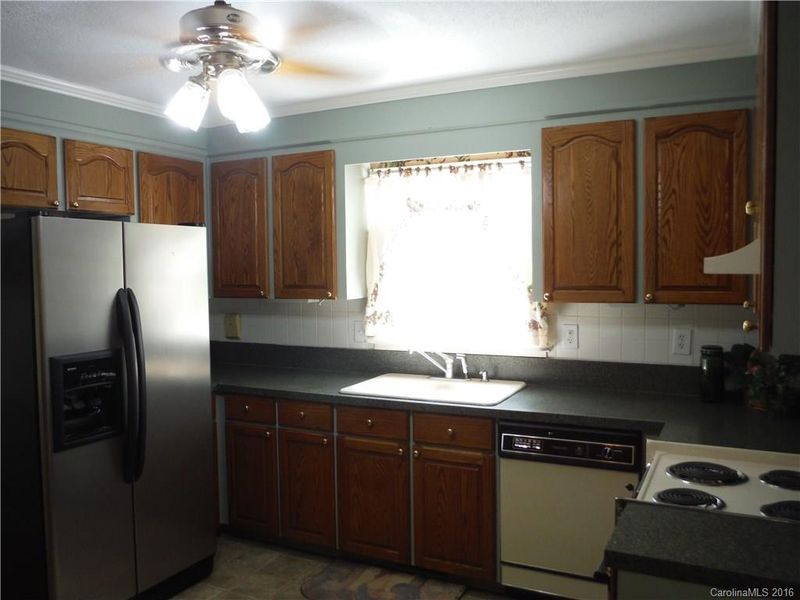 6809 Idlewild Rd, Charlotte, NC 28212