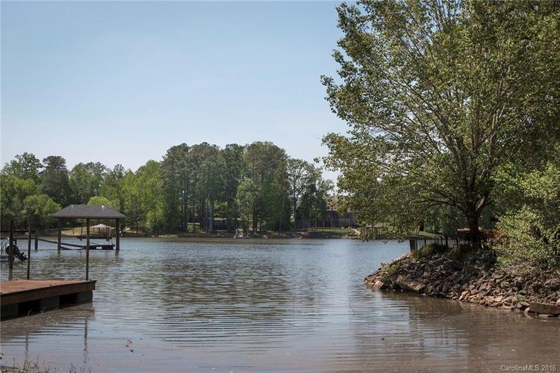 5587 Riverfront Rd, Lake Wylie, SC 29710