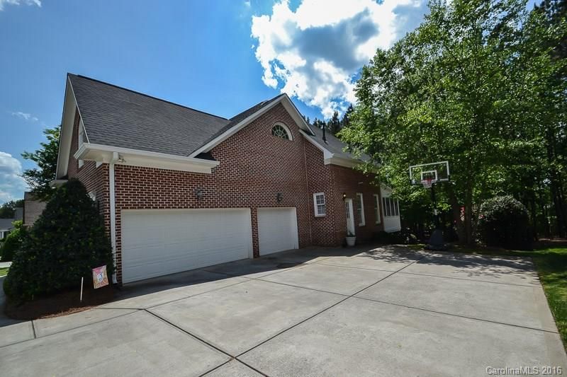 17108 Harcombe Dr, Charlotte, NC 28277