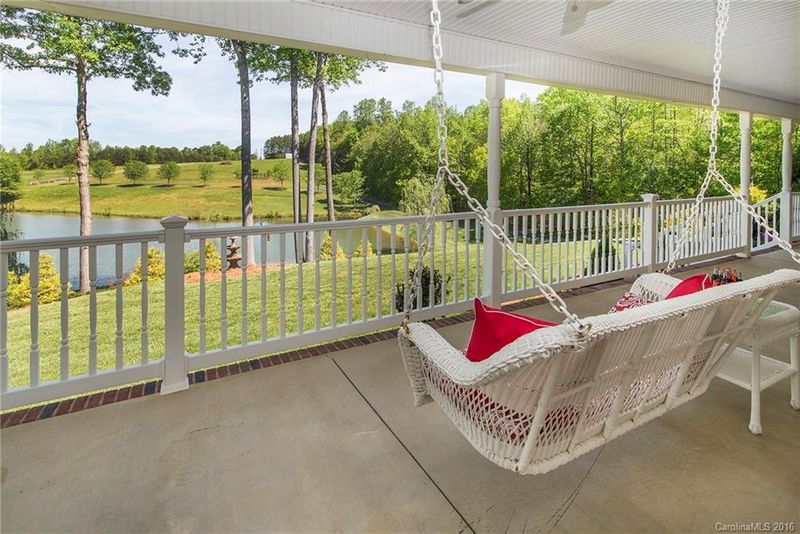 4194 Fishermans Ln, Maiden, NC 28650
