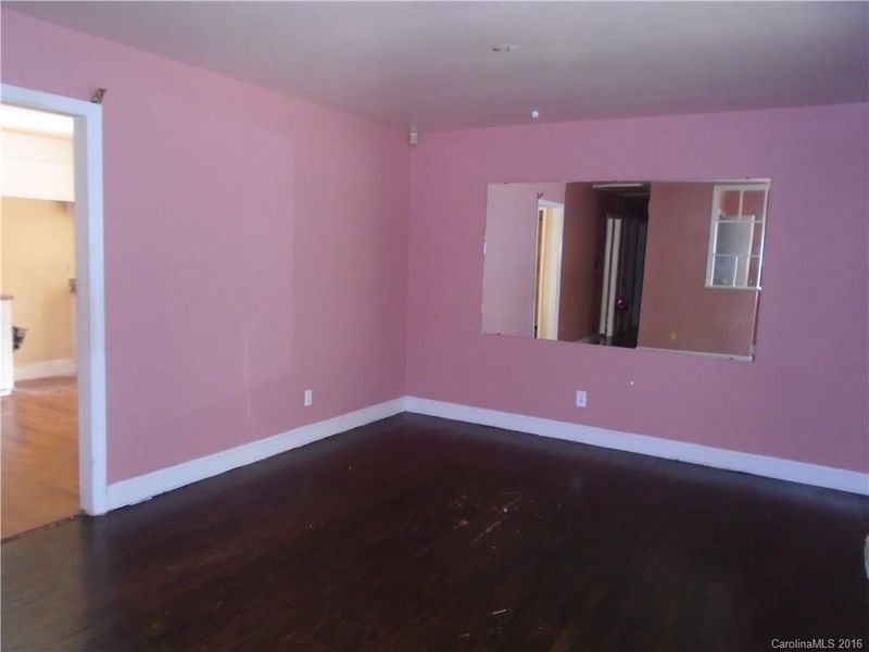 2824 Parkmont Dr, Charlotte, NC 28208