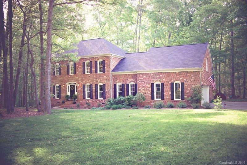 1422 Longleaf Ct, Matthews, NC 28104