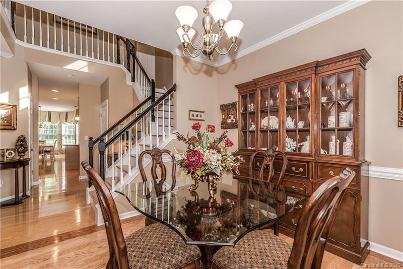1016 Stonedown Ln, Matthews, NC 28104