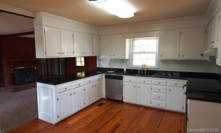 6517 Stevens Mill Rd, Matthews, NC 28104