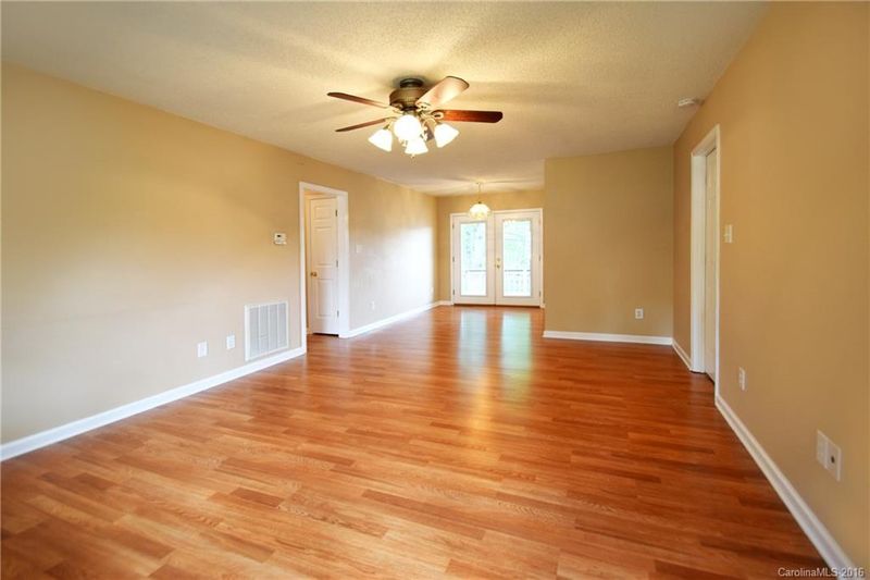1428 Midlake Rd, Kannapolis, NC 28083