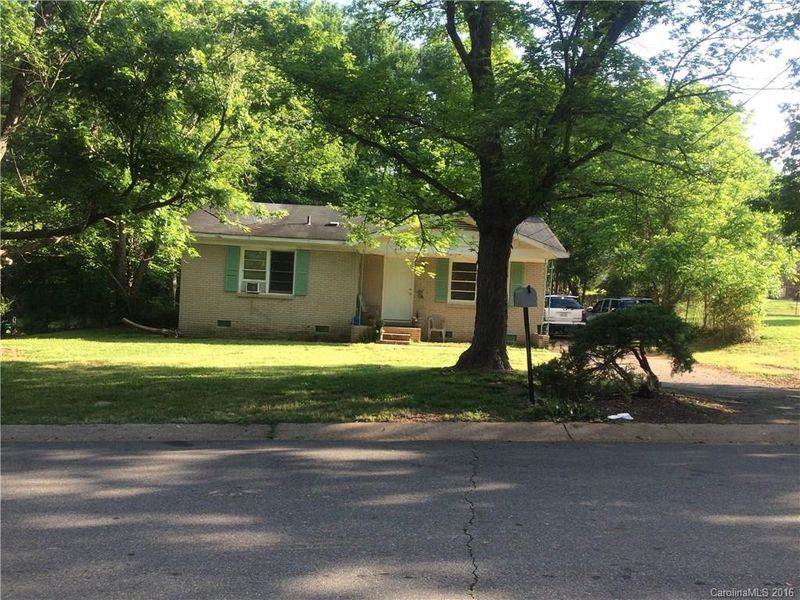 616 Dunbrook Ln, Charlotte, NC 28217