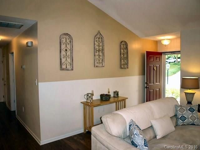 7068 Hunters Bluff Dr, Denver, NC 28037