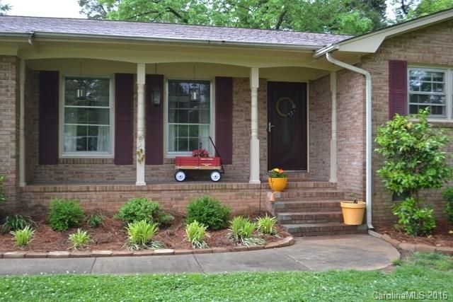 1225 Twin Lakes Rd, Rock Hill, SC 29732