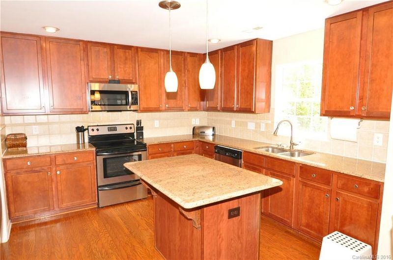 412 Sugar Maple Dr, Tega Cay, SC 29708
