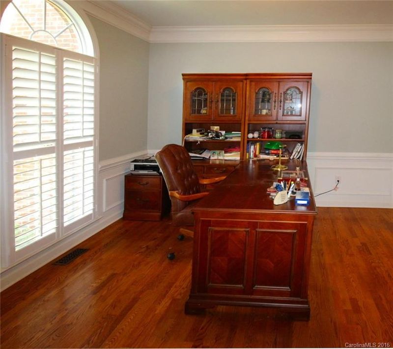 20900 Decora Dr, Cornelius, NC 28031