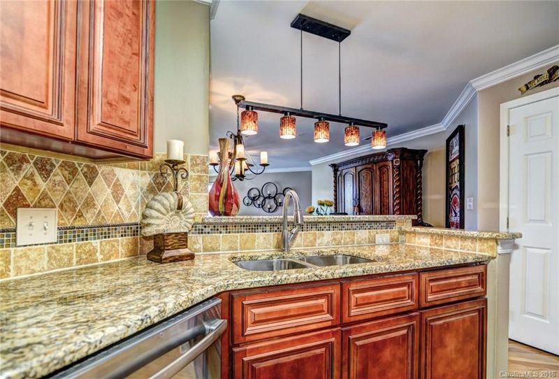 1332 Torrence Cir #23, Davidson, NC 28036