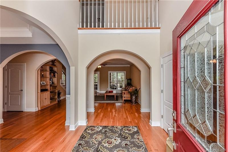 5604 Larson Ln, Charlotte, NC 28270