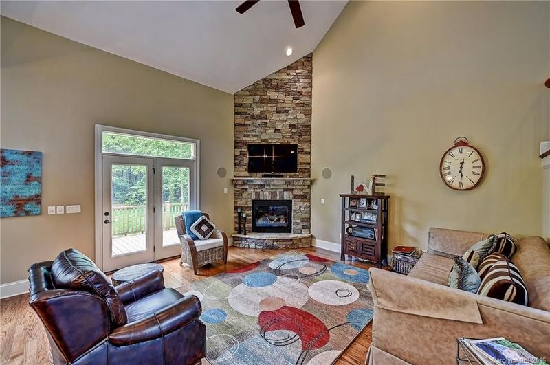 194 Ashmore Cir, Troutman, NC 28166