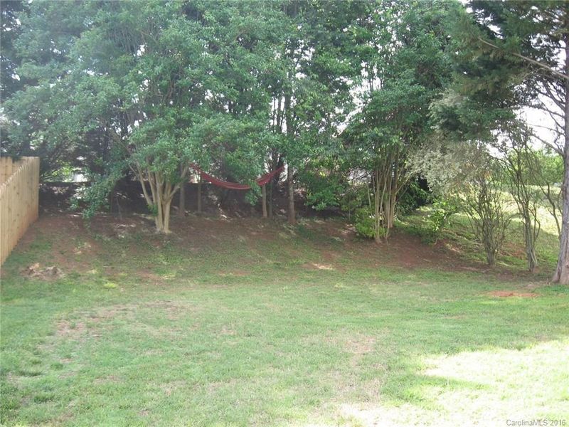 8535 Lockerbie Ln, Charlotte, NC 28215