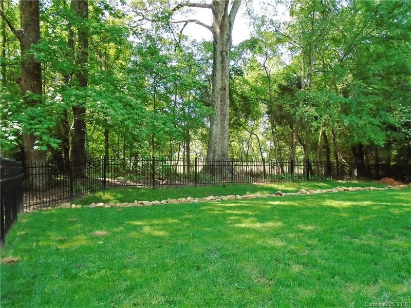 327 Magnolia St, Davidson, NC 28036