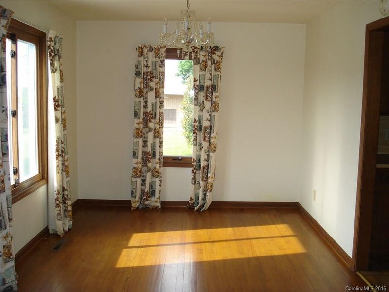 1004 Long Shoals Rd, Lincolnton, NC 28092