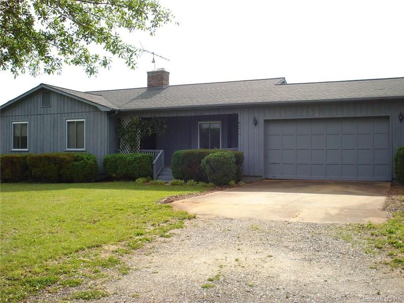 1004 Long Shoals Rd, Lincolnton, NC 28092