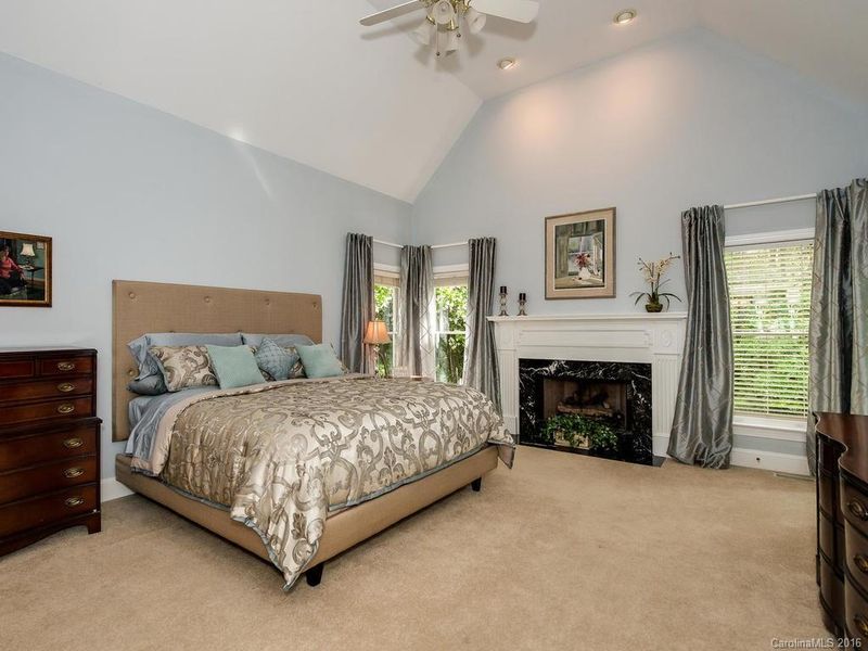 18922 Elm Row Ct, Davidson, NC 28036