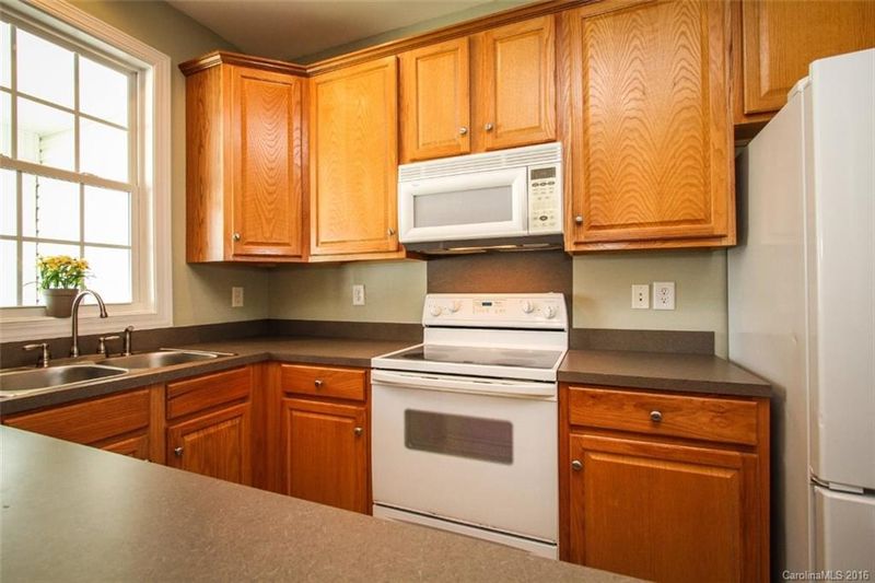 2020 Gable Way Ln #-, Matthews, NC 28104