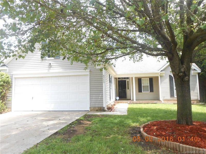 9713 Northwoods Forest Dr, Charlotte, NC 28214