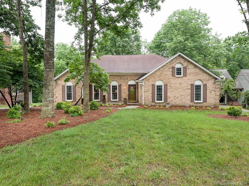 4614 Bournewood Ln, Charlotte, NC 28226