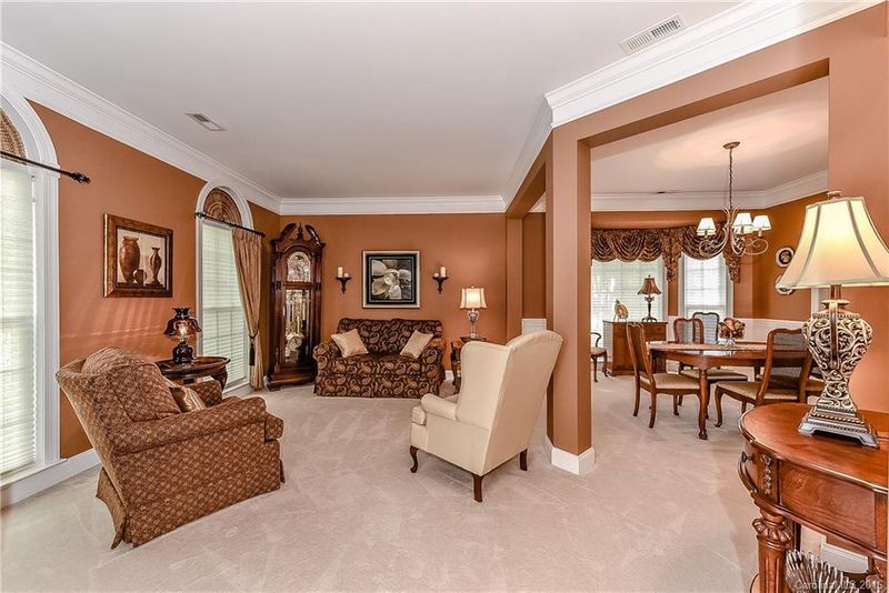 1608 Crestgate Dr, Waxhaw, NC 28173