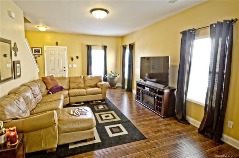 9236 Newfield St, Charlotte, NC 28216