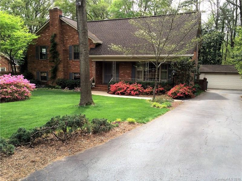 2425 Ramblewood Ln, Charlotte, NC 28210