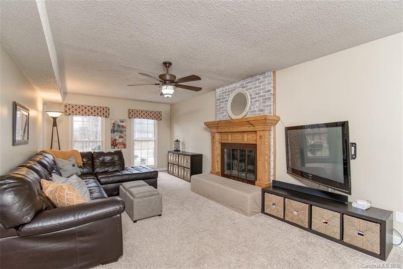5606 Dorchester Ave, Harrisburg, NC 28075