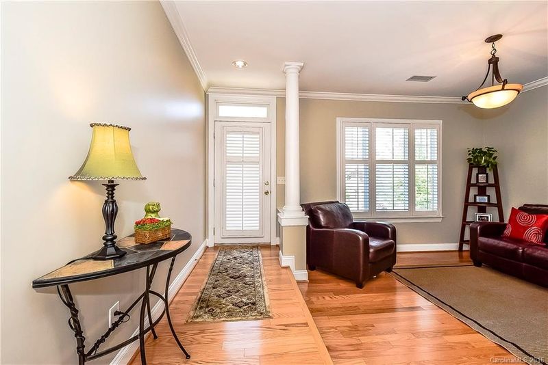 1118 Hampton Gardens Ln, Charlotte, NC 28209