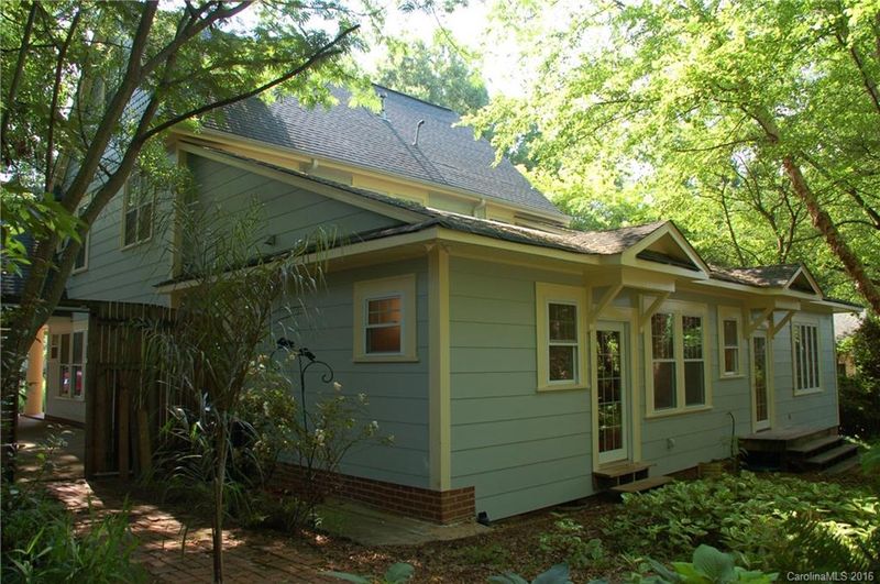 2110 Sharon Rd, Charlotte, NC 28207