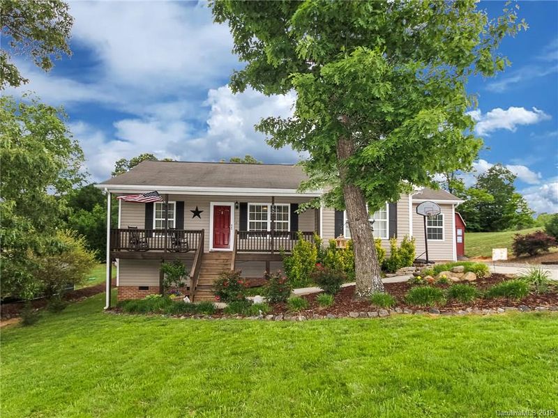 157 Winding Cedar Dr, Statesville, NC 28677