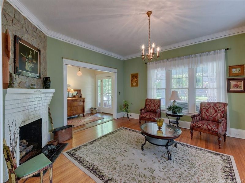 123 Summit Ave, Mount Holly, NC 28120