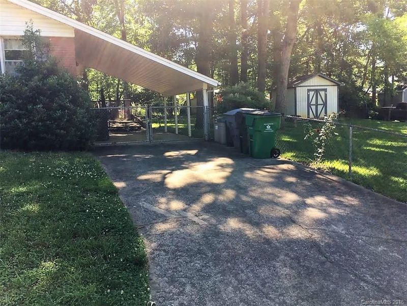 5000 Galax Dr, Charlotte, NC 28213