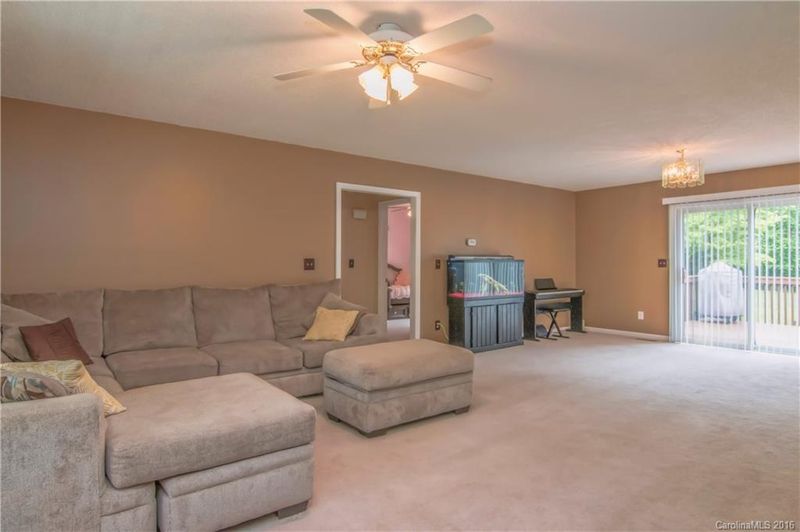 185 Ashford Dr, Olin, NC 28660