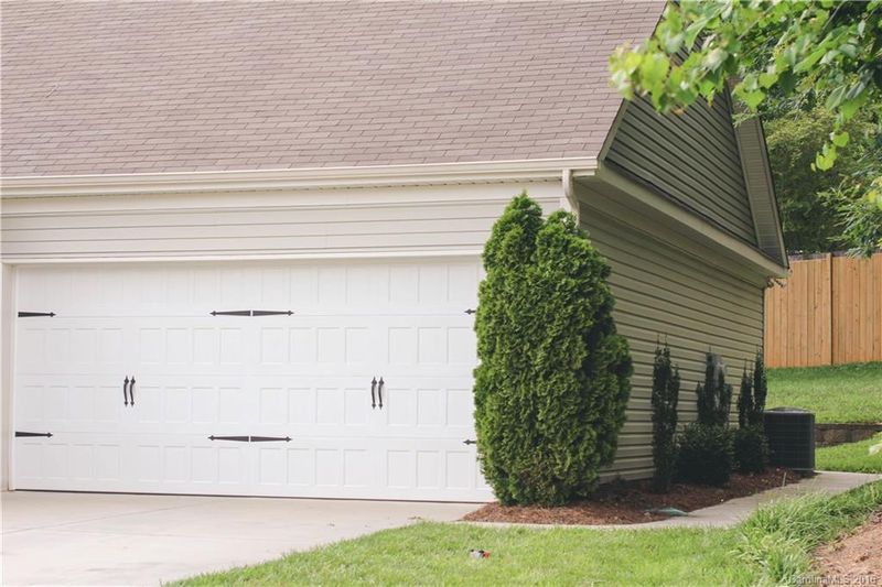 2121 London Ln, Belmont, NC 28012