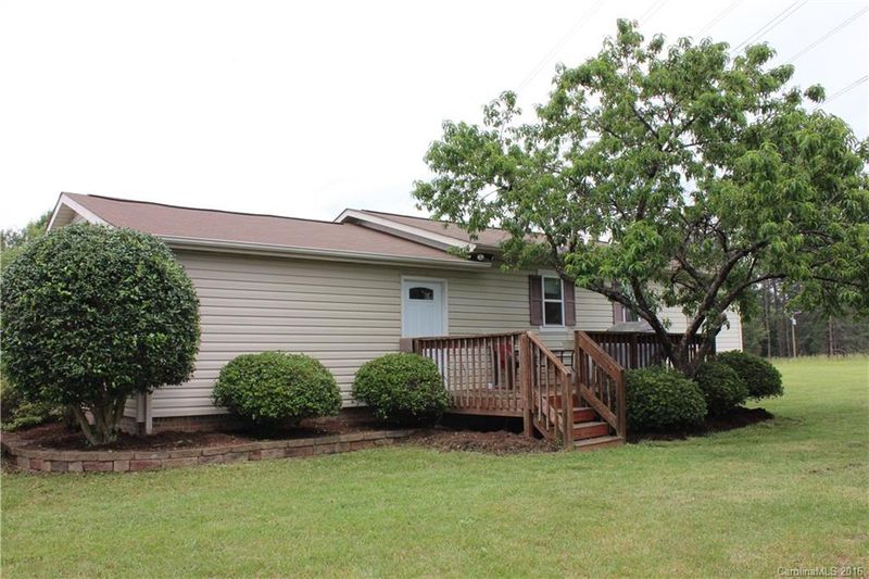 1240 Lynn Ln, Catawba, NC 28609