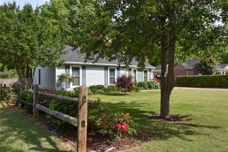 7519 Lancashire Dr, Mint Hill, NC 28227
