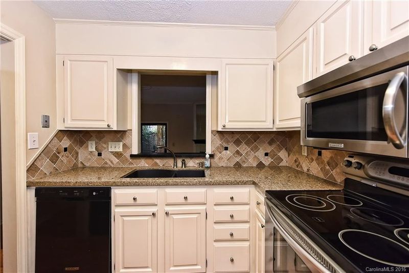 510 N Poplar St #B, Charlotte, NC 28202