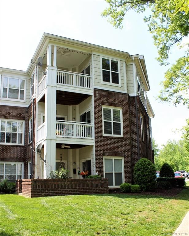 751 Peninsula Dr #21, Davidson, NC 28036