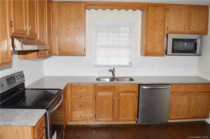 1313 Mt Kisco Dr, Charlotte, NC 28213
