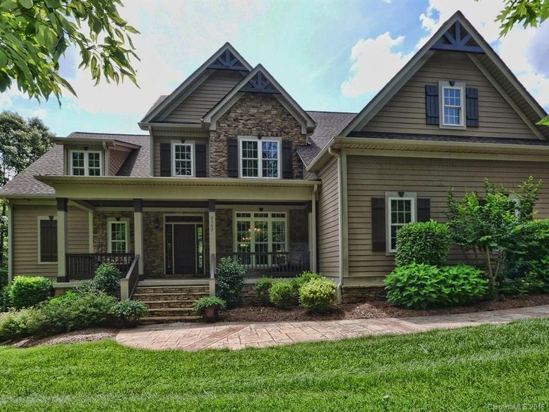 2367 Stoneview Ct, Denver, NC 28037