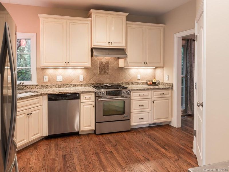 919 Millbrook Rd, Charlotte, NC 28211