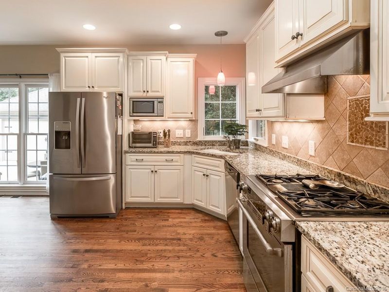 919 Millbrook Rd, Charlotte, NC 28211