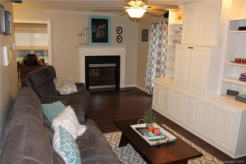 8111 Sheckler Ln, Matthews, NC 28104