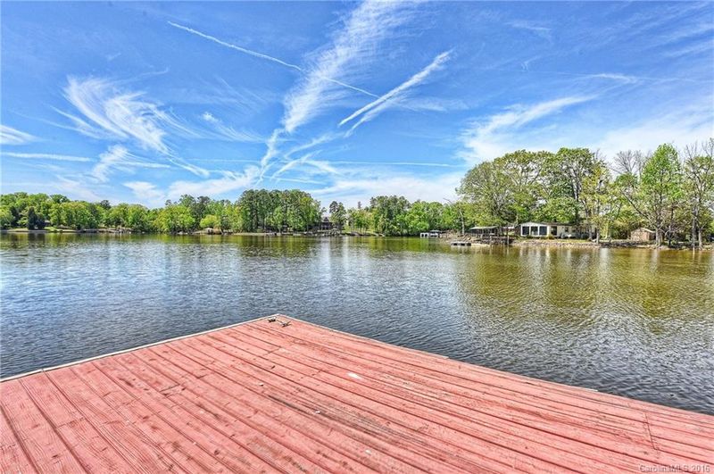 5565 Riverfront Rd, Lake Wylie, SC 29710
