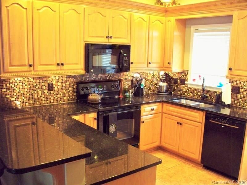 124 Quality Dr #6, Mount Holly, NC 28120