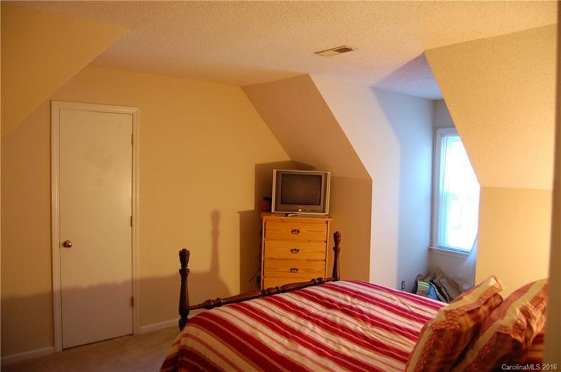 6000 Brace Rd, Charlotte, NC 28211