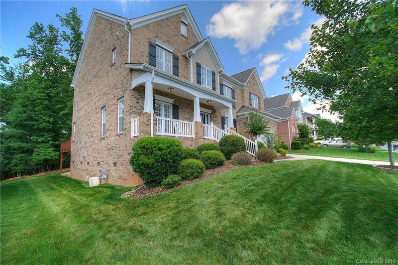 407 Deer Brush Ln, Waxhaw, NC 28173